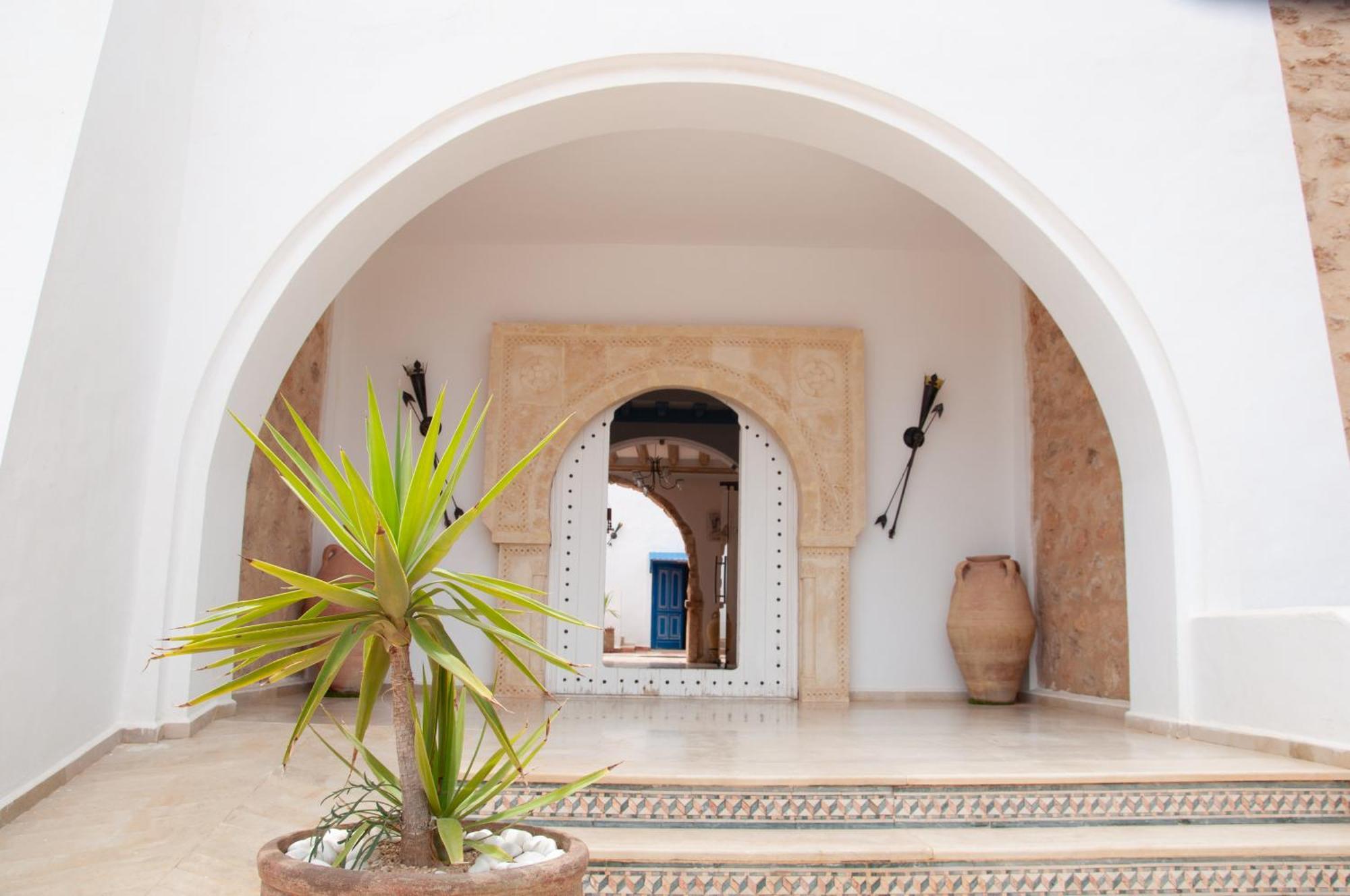 Le Patio De Mezraya Bed and breakfast